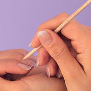 Come rimuovere perfettamente le cuticole delle unghie