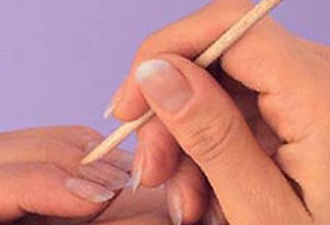 Come rimuovere perfettamente le cuticole delle unghie