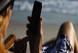 Come nascondere il cellulare ed il portafogli in spiaggia