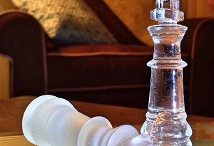 come si gioca a scacchi